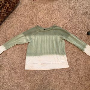 Women’s Green and White Ombré Sweatshirt in Size Medium (good condition)